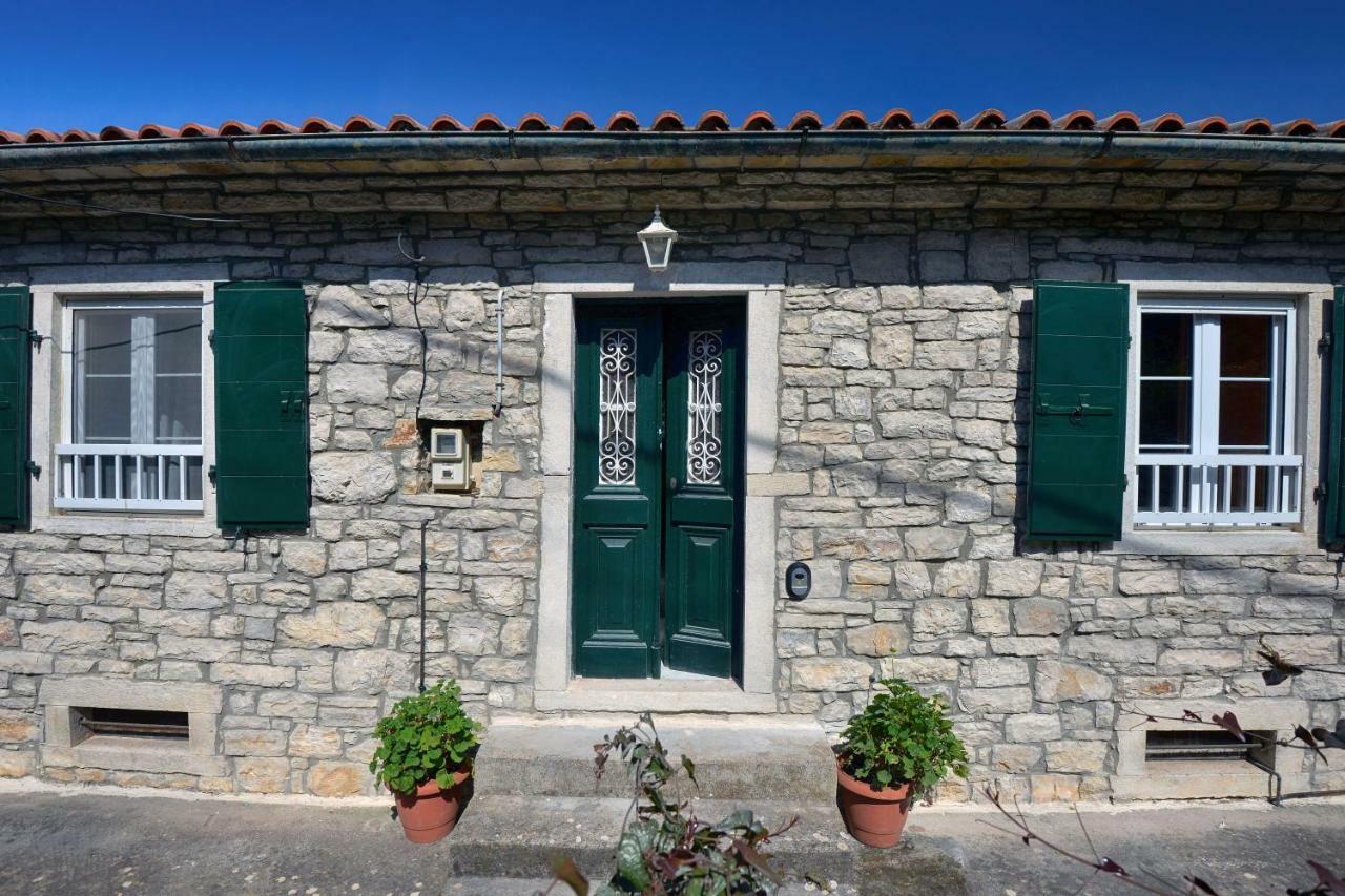 Mikroulis Residence Mastoratika Exterior photo