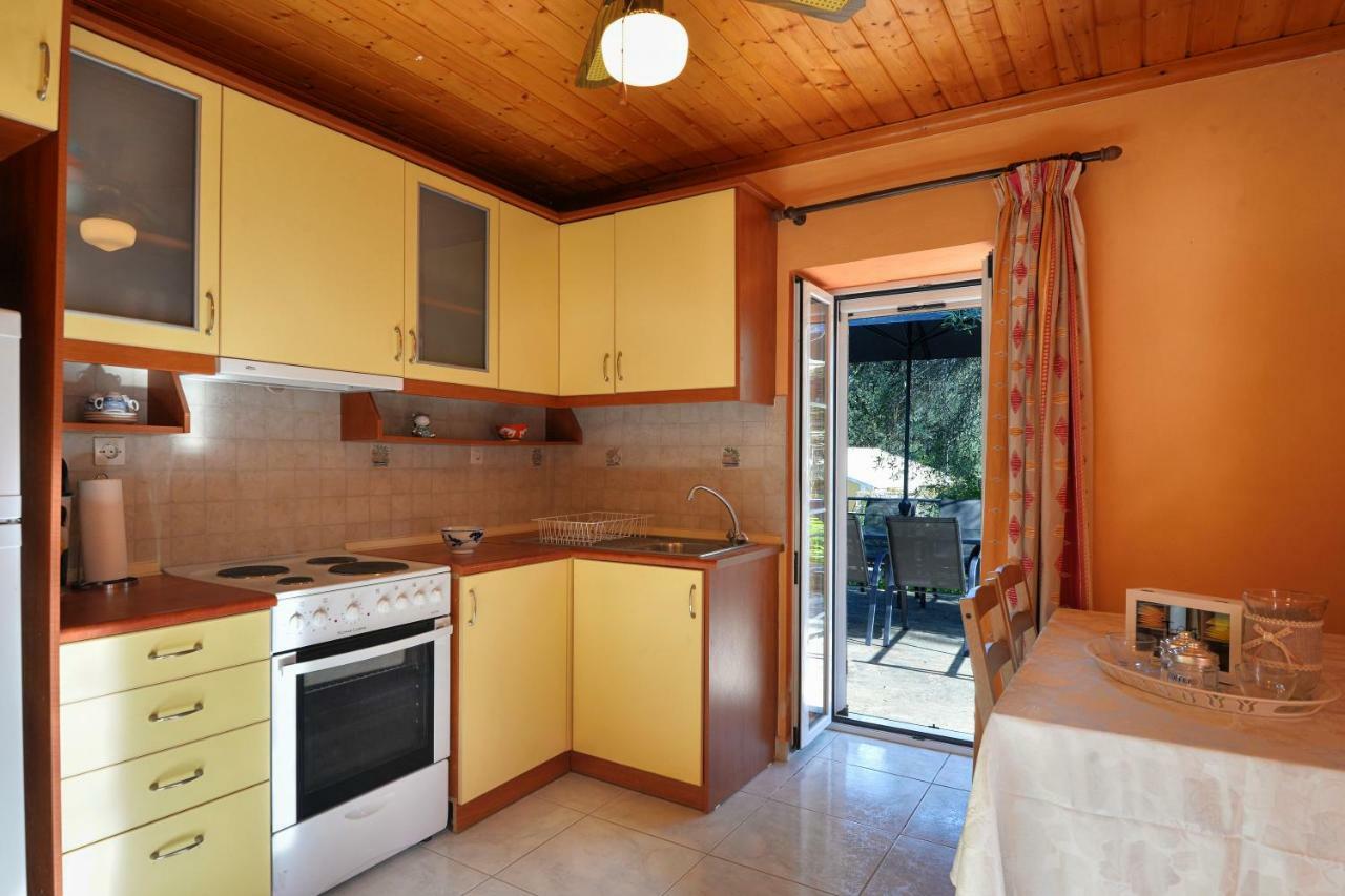 Mikroulis Residence Mastoratika Exterior photo